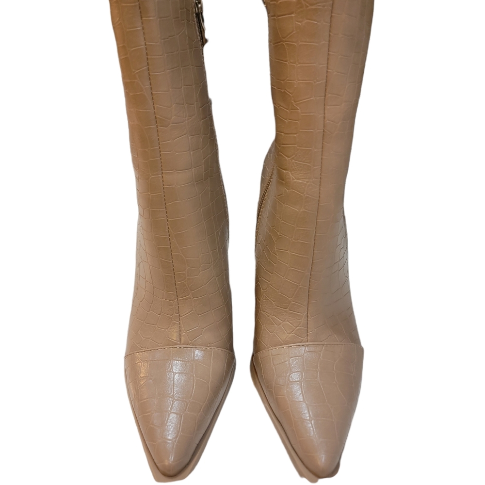 Heeled boots